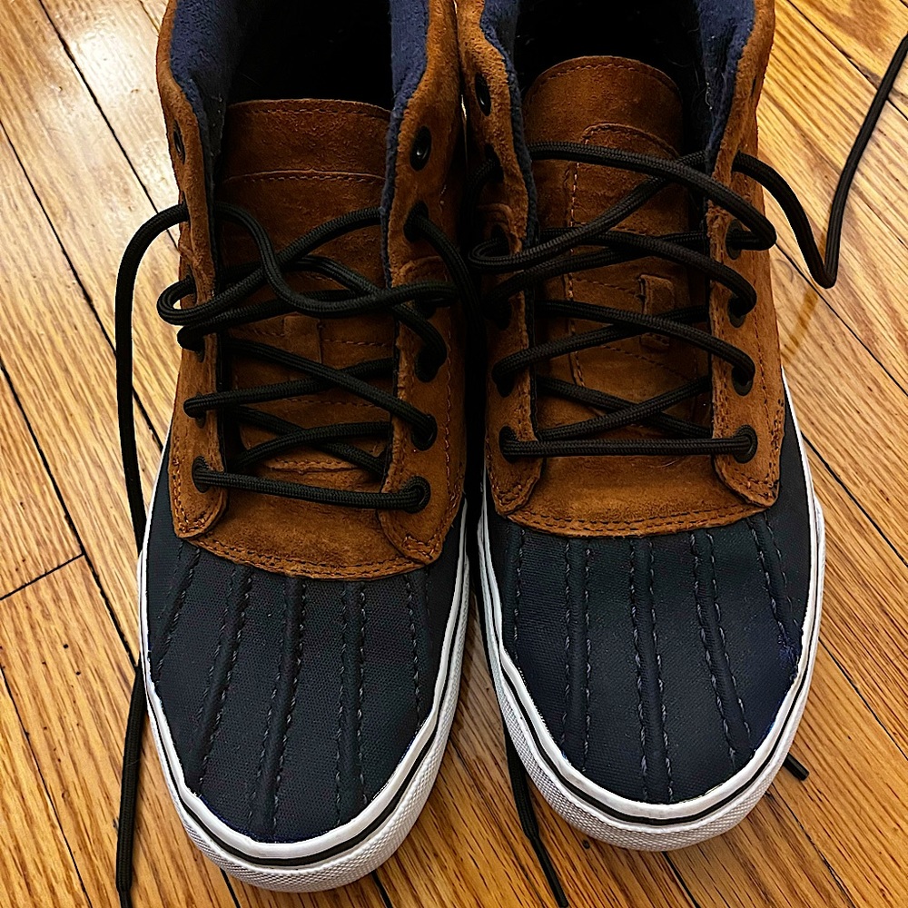 Vans Sk8 Hi Del Pato MTE Duck Boot Sneakers in Brown Navy